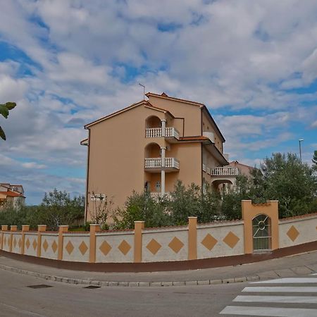 Villa Veli Vrh Pula Exteriör bild