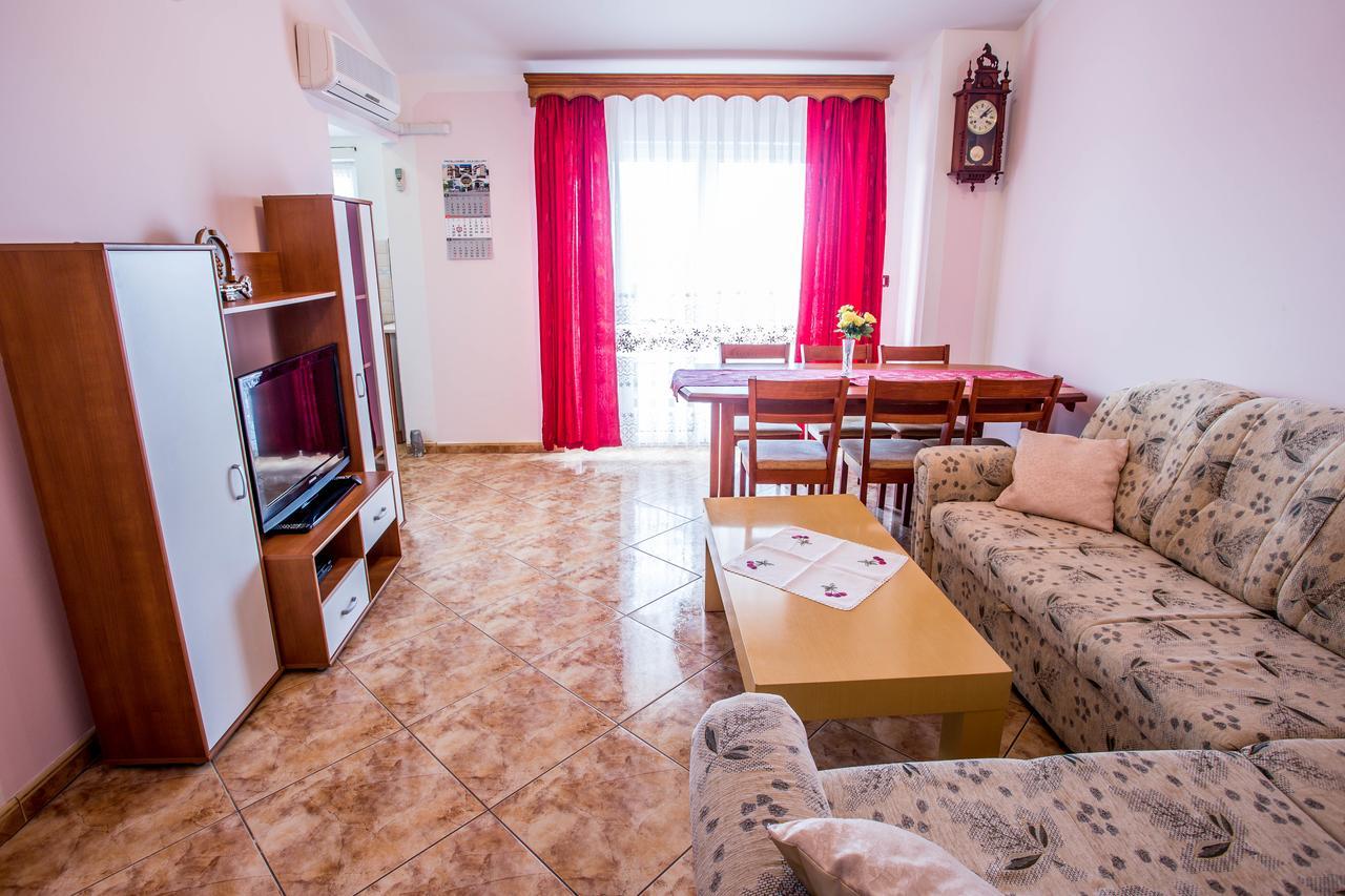 Villa Veli Vrh Pula Exteriör bild