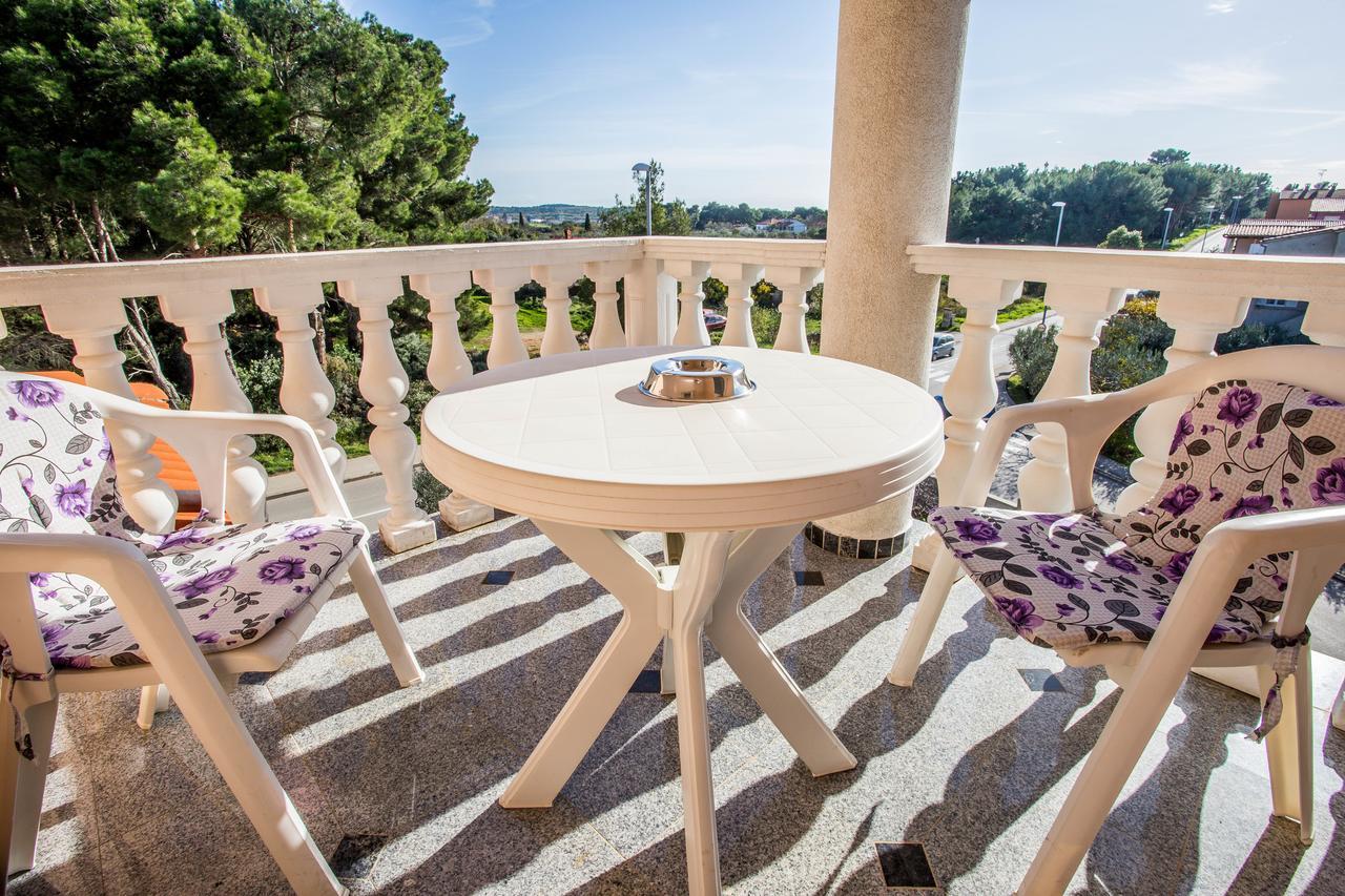 Villa Veli Vrh Pula Exteriör bild