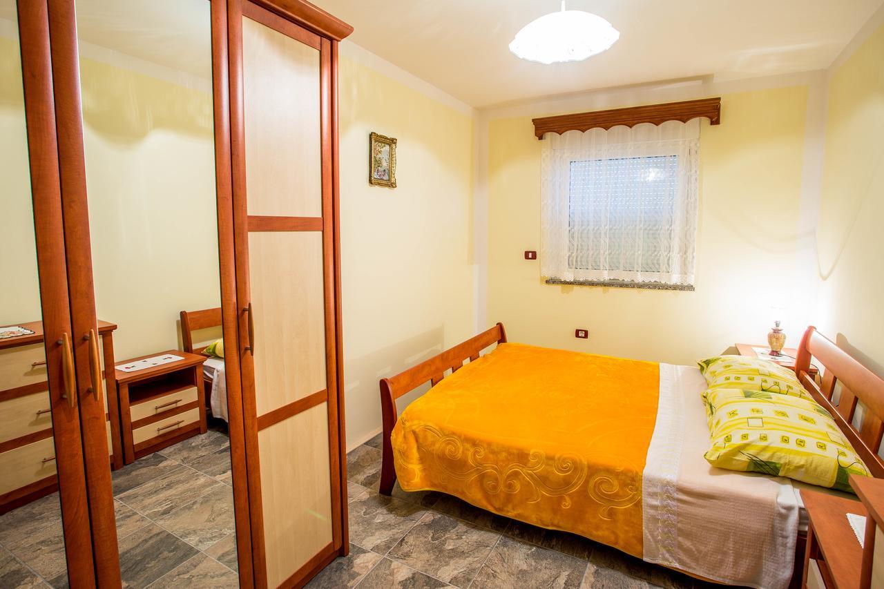 Villa Veli Vrh Pula Exteriör bild